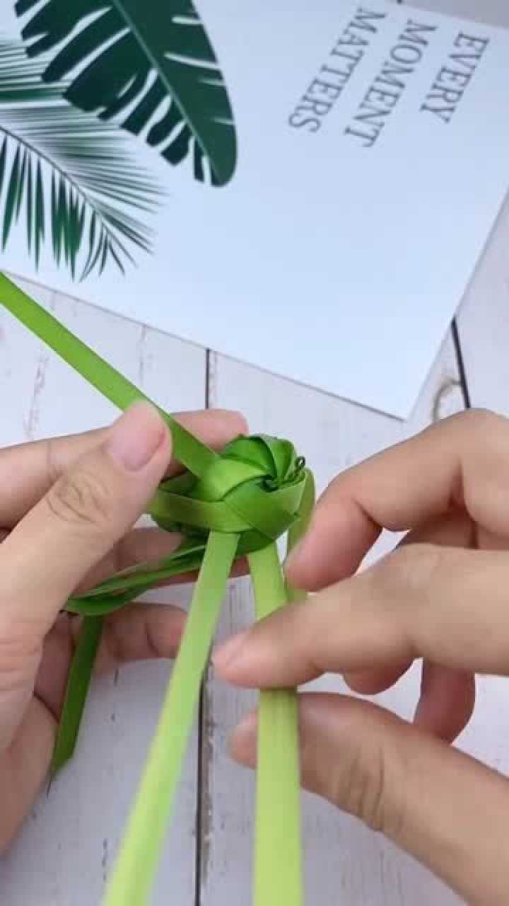 手工编棕榈叶小灯笼教你这一招手残党一看就懂