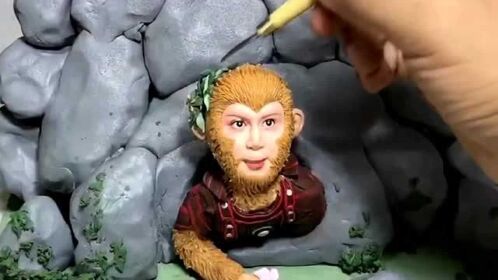 这就是高手在民间牛人自制了一个美猴王压在五行山下的场景太还原了