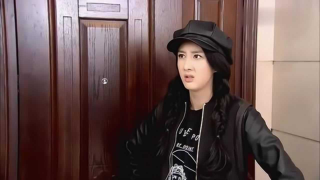 美女晚上被大叔强吻一夜醒来想想还有点作呕
