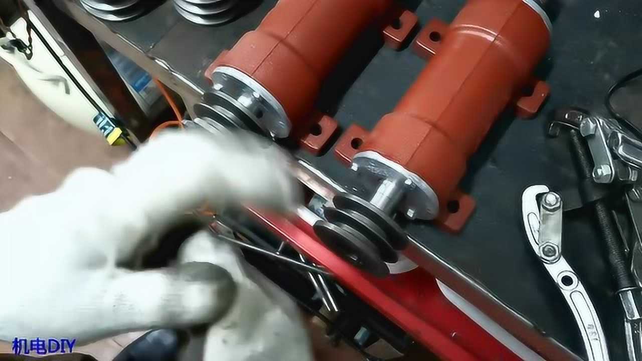 锯轴皮带轮的拆卸与安装!我现在还没有油压机!等有钱也买一个