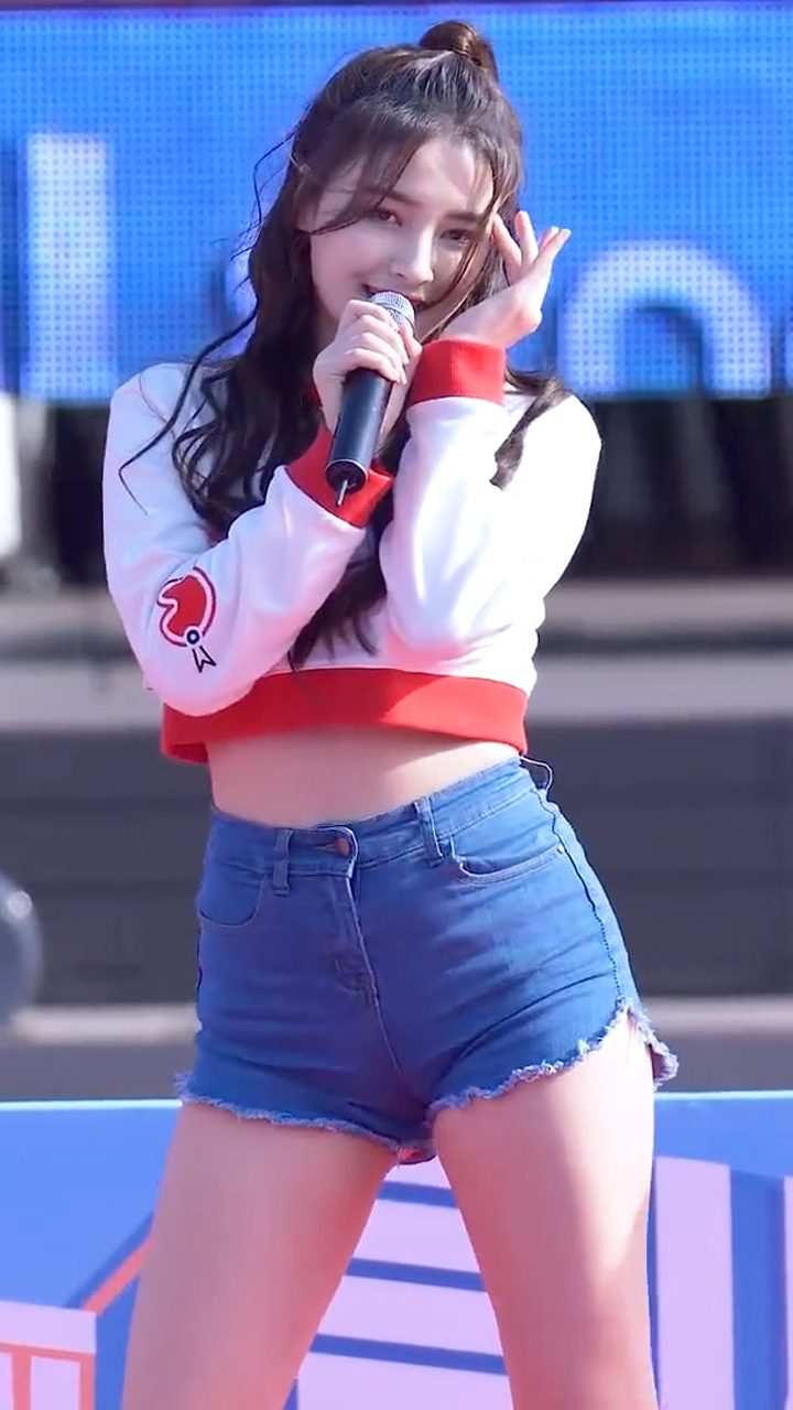 韩国混血小美女李承利!是众多男人们最喜爱的梦中情人之首!