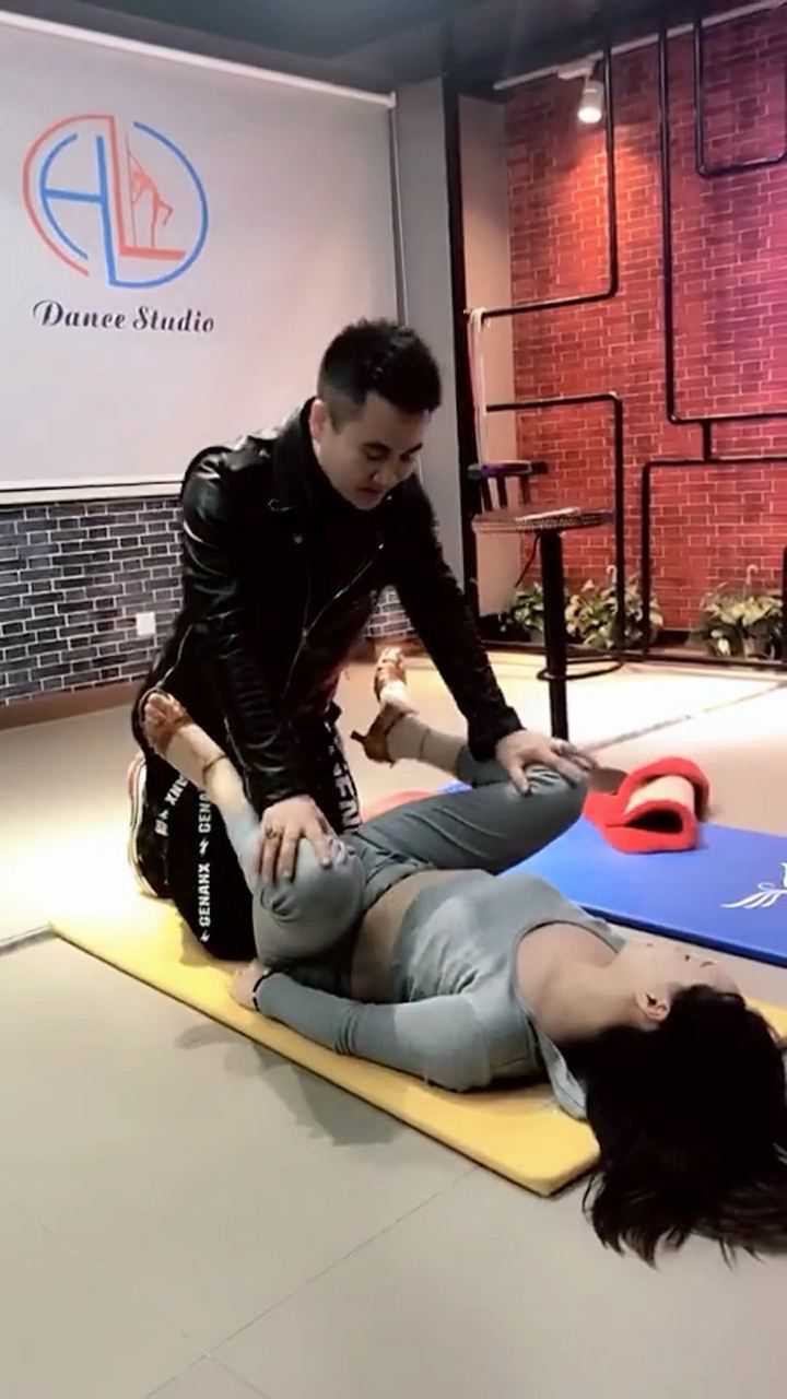 瑜伽健身锻炼压腿教学你学会了吗第3期