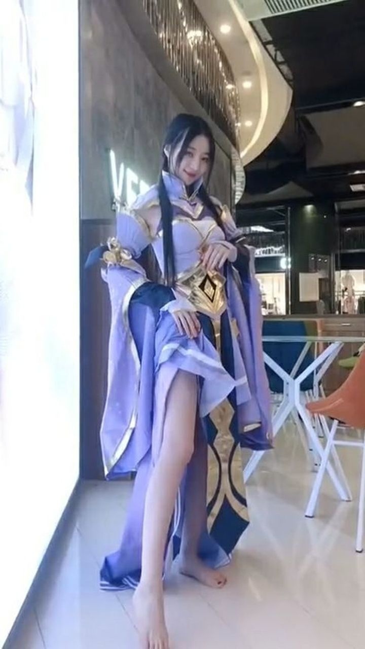 王者荣耀露娜cos实力腿精,慢摇热舞
