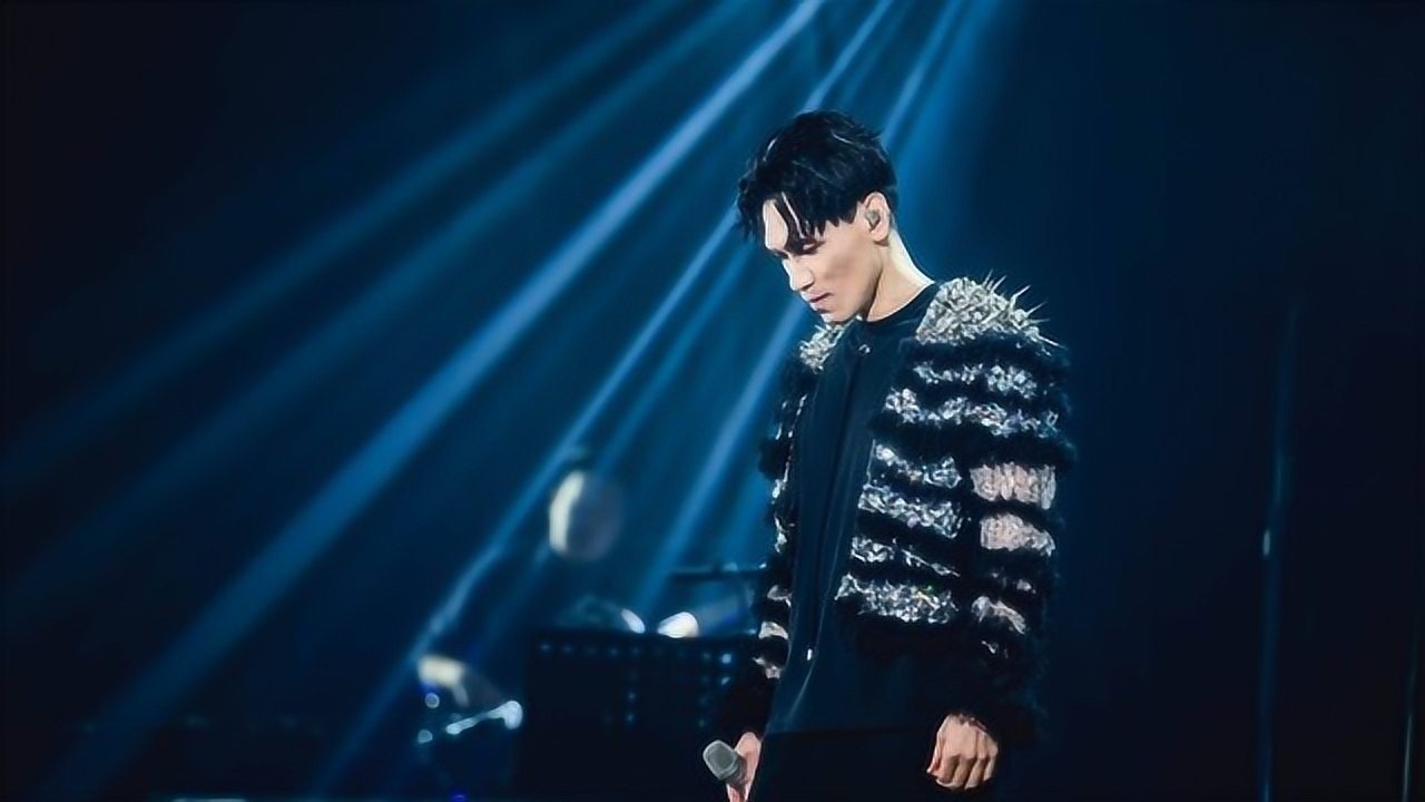 杨宗纬现场演唱《我变了 我没变》不愧是实力歌手 开口第一句就已走心