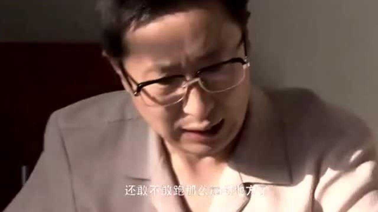老妈打儿子屁股，儿子笑着说不疼，下一秒变红屁股！_高清