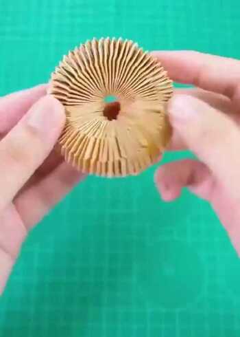 超解压的折纸小弹簧,我要做十个手工