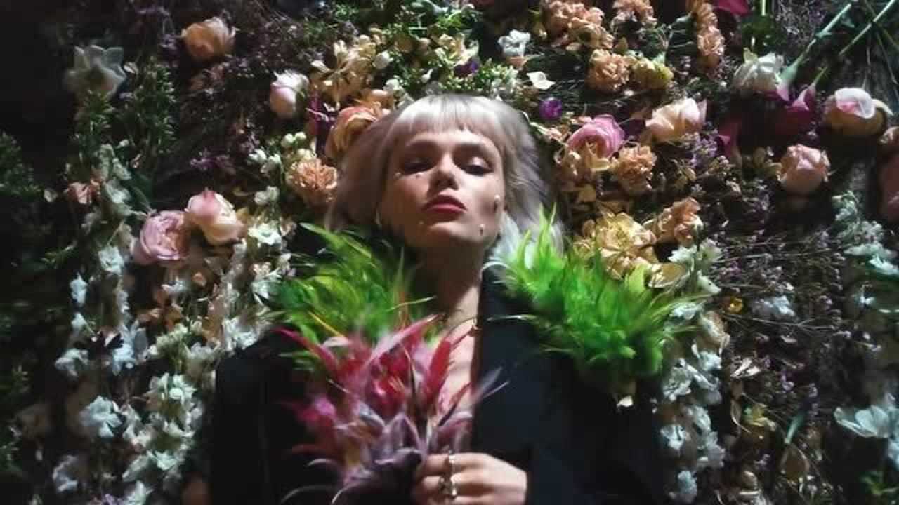 瑞典另类女歌手winonaoak新作withmyself