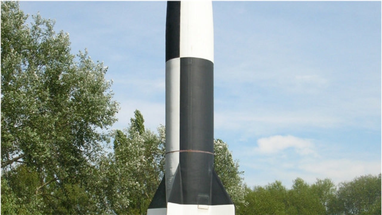 现代运载火箭的鼻祖德国v2火箭把人类带入太空时代