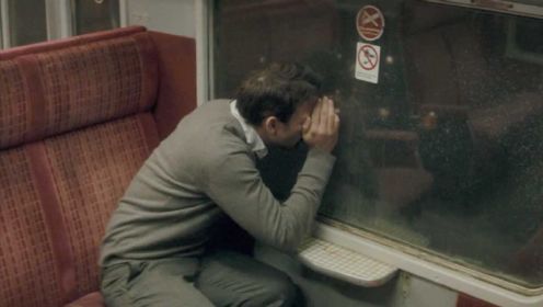 灾难电影：高速火车停下，男乘客发现铁轨上的人，他知道要出事了