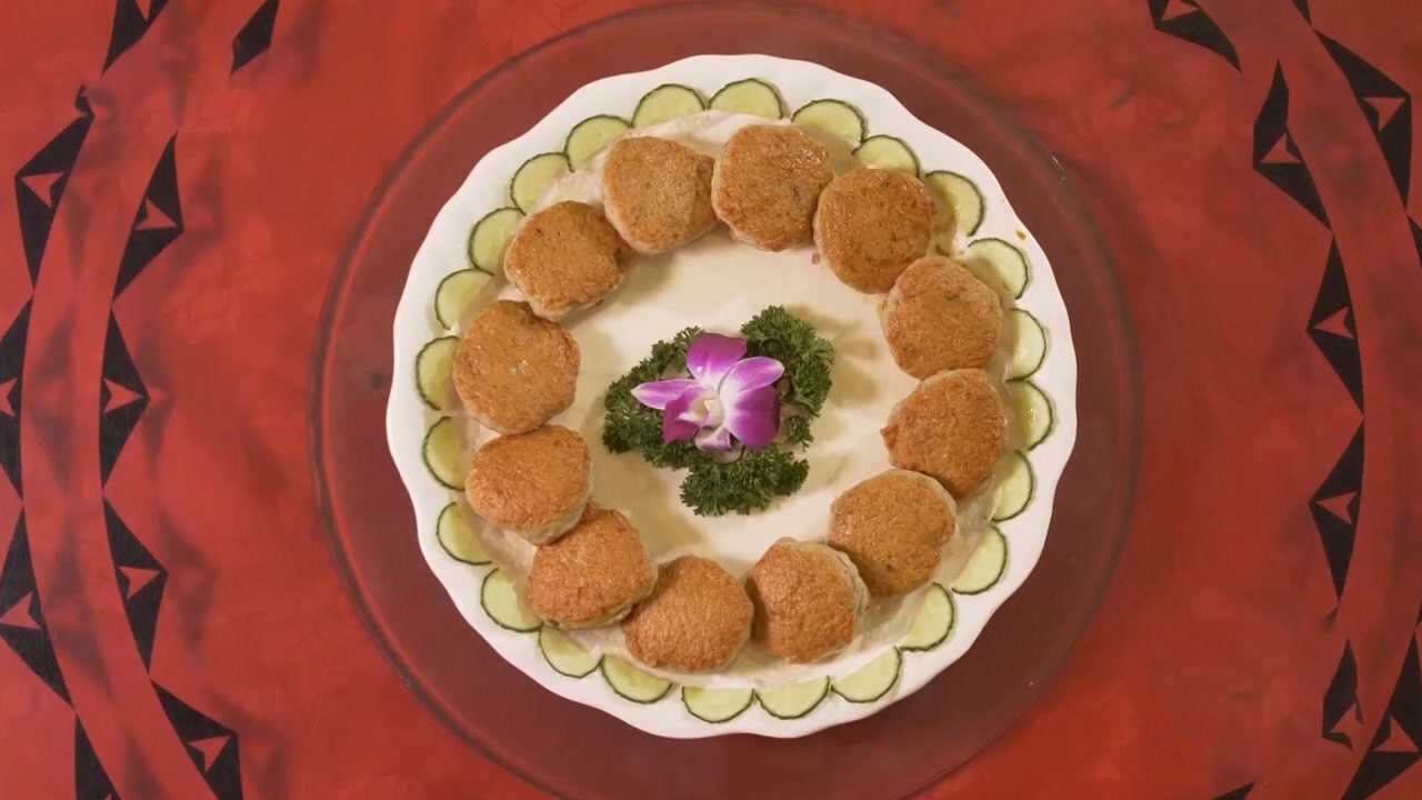 荷塘不仅有月色 更有外焦里嫩的鱼饼可以让你大饱口福