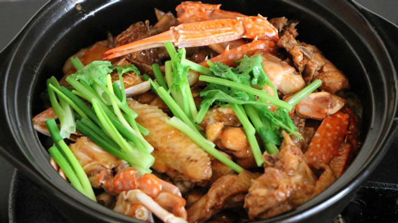 螃蟹焖鸡煲的做法,出锅鲜香滑嫩,中秋快到了,做一锅给家人尝尝