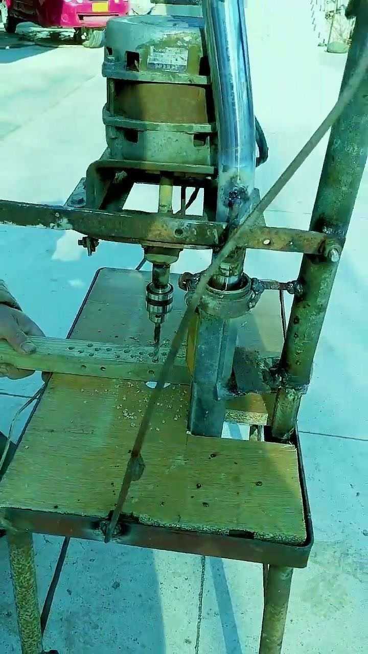 大哥自制的台钻,真佩服他的动手能力!