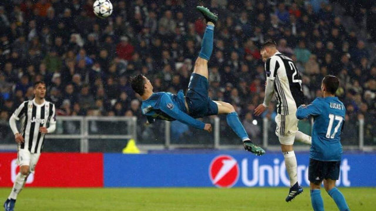 2017-2018赛季欧冠,c罗腾空2.4米倒挂金钩