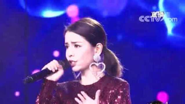 李毓芬演唱《我只在乎你》,声音神似邓丽君,也太温柔了吧!