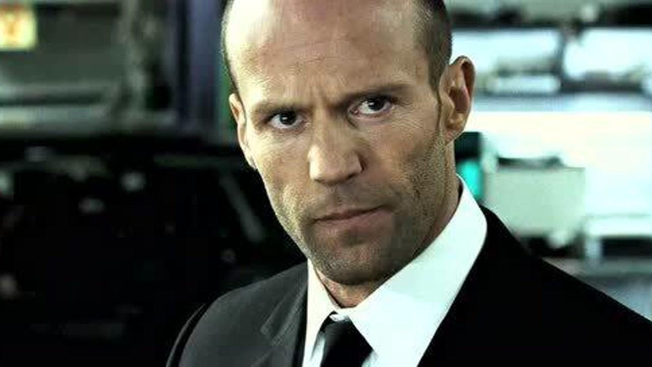 杰森斯坦森不一样的一面,身穿西装与别人搏斗