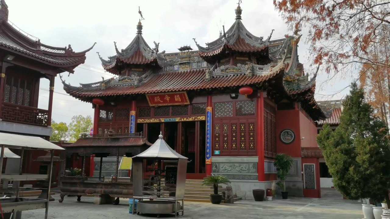 上海「诸翟关帝庙」,少数的道观之一,地方不大,古朴肃穆