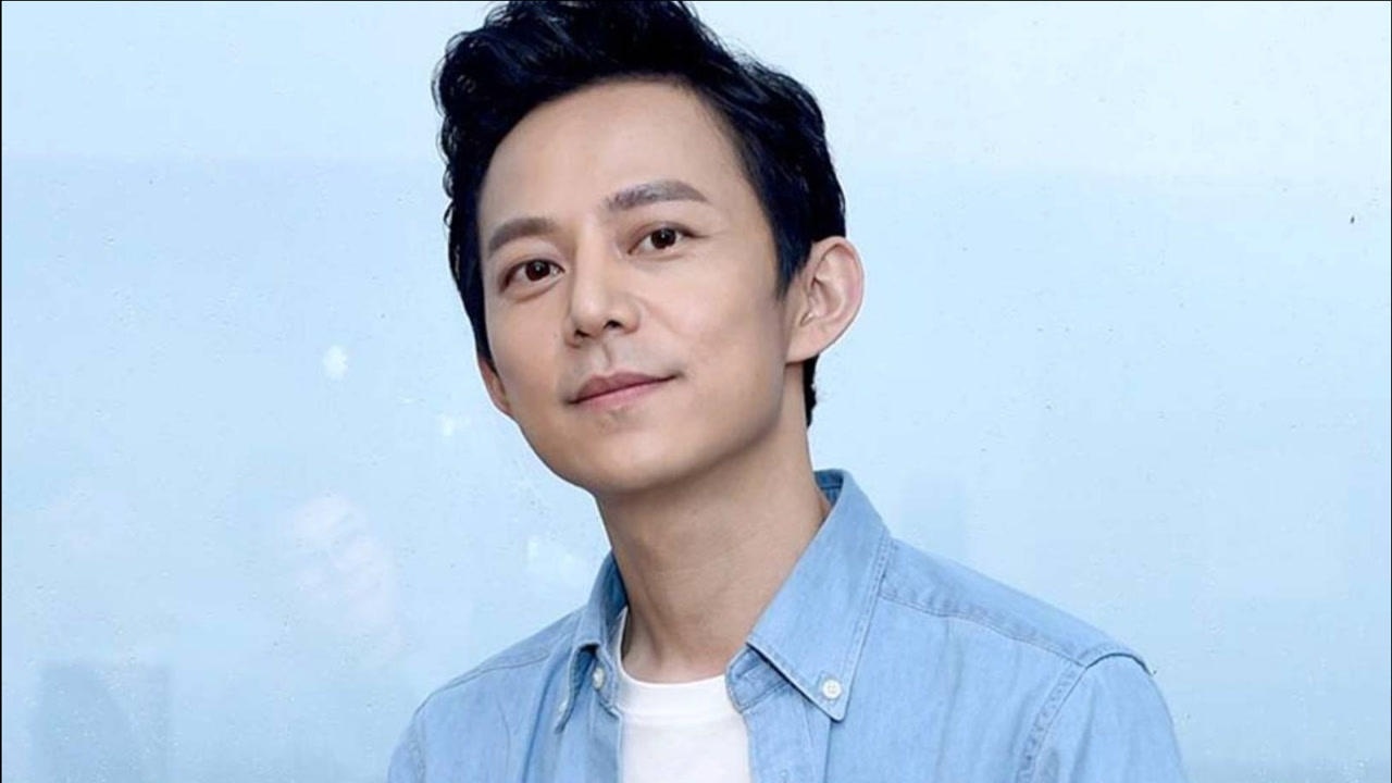 人设崩塌何炅被扒收昂贵应援礼还吐槽不好转手