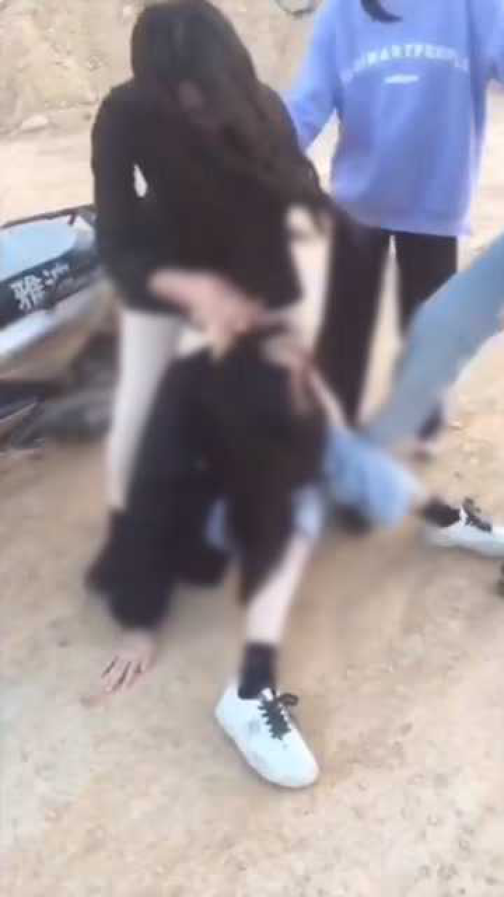 广东揭阳一初中女生被5名同学围殴并拍下视频教育局：警方已立案调查_高清