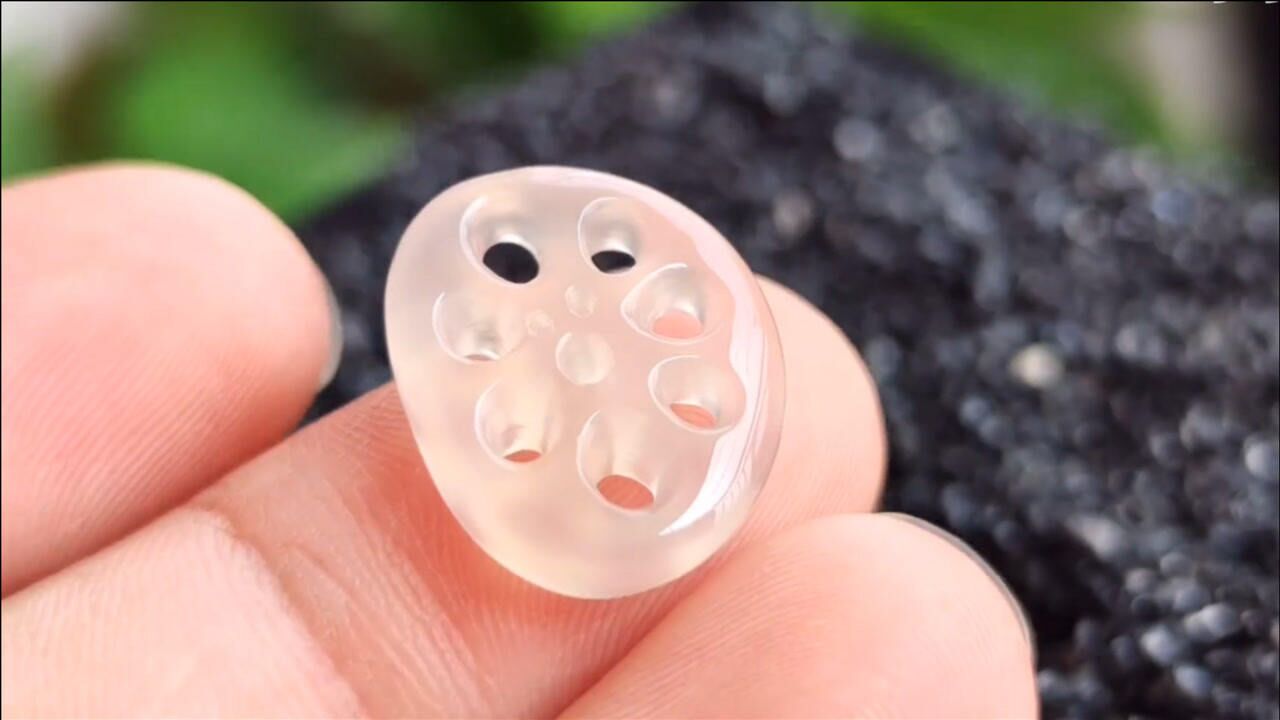 玉雕佳手工雕刻:手艺人又来啦~今天是藕片的雕刻教程