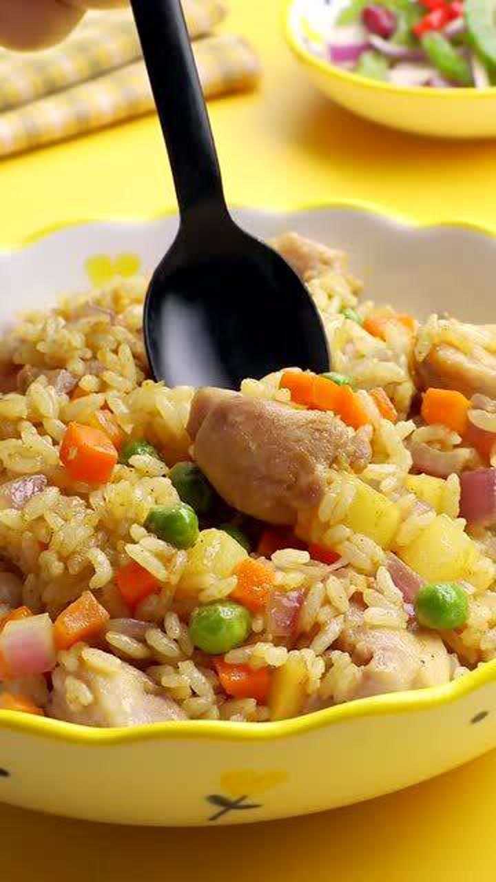 咖喱鸡腿炒饭,吃两碗没问题,香到没朋友