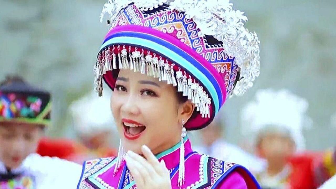土家十三寨总寨主覃诚芳原唱《幺妹住在十三寨》好听的民歌