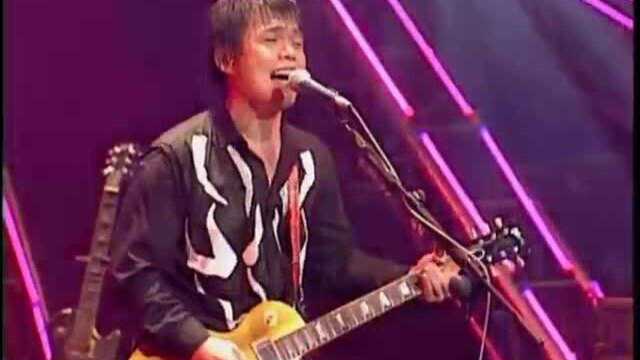 让人热血沸腾的经典歌曲 伍佰《墓仔埔也敢去》