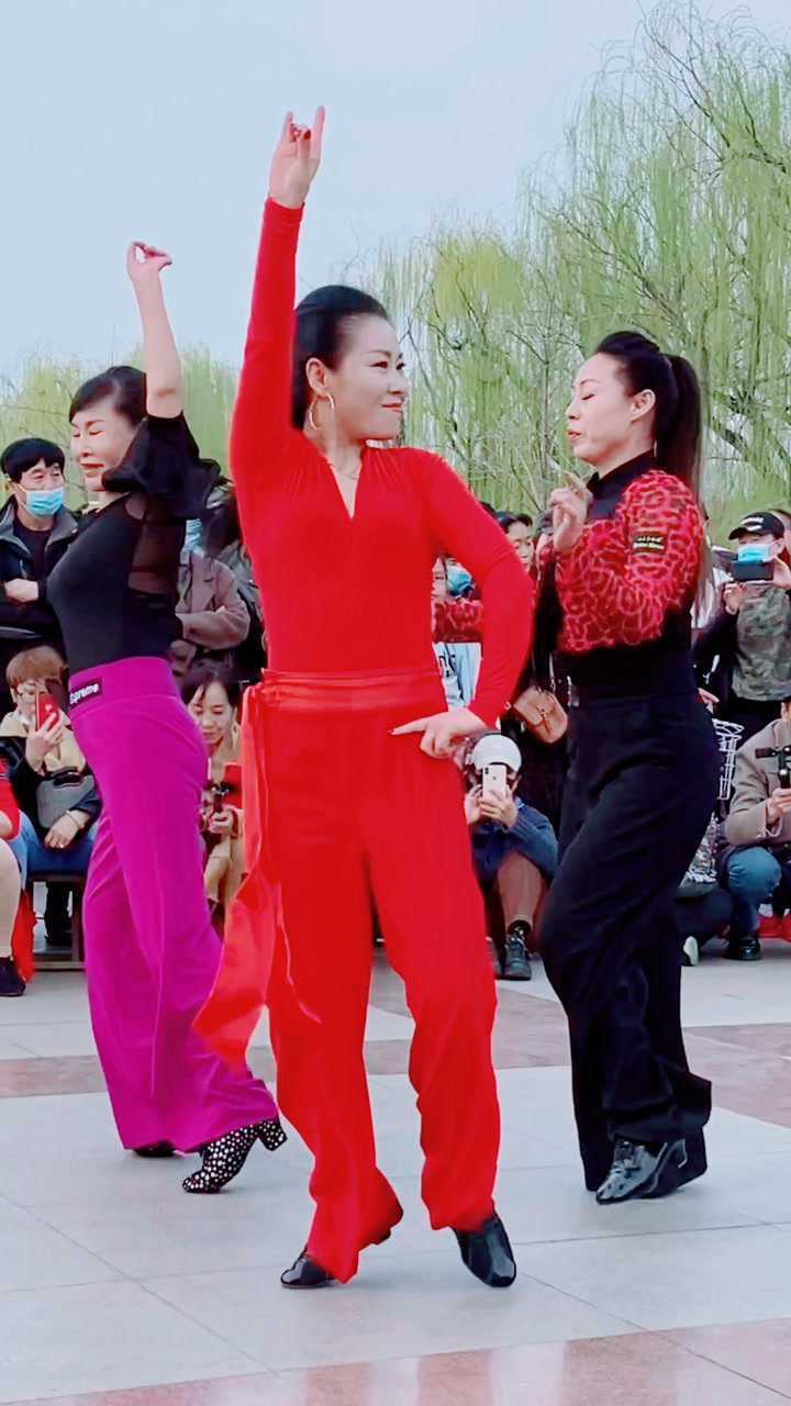 唐山吉舞三姐妹