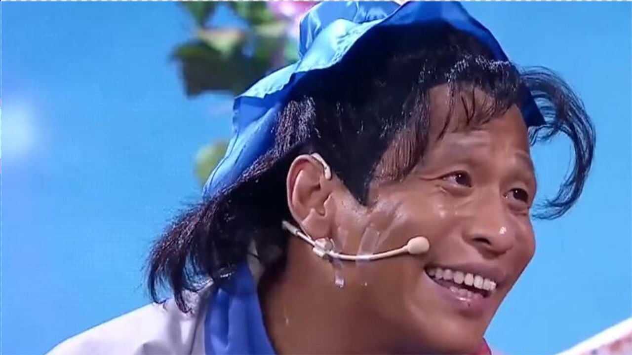 宋小宝小品新鹊桥会上牛郎宋小宝上鹊桥和织女相会结果被卖票的拦住了