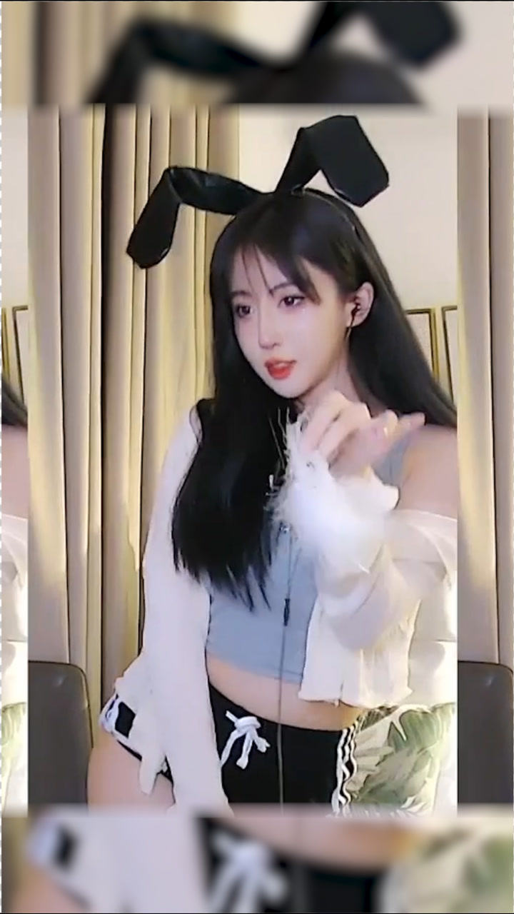 呆妹儿跳性感扭胯舞毒舌水友肥美