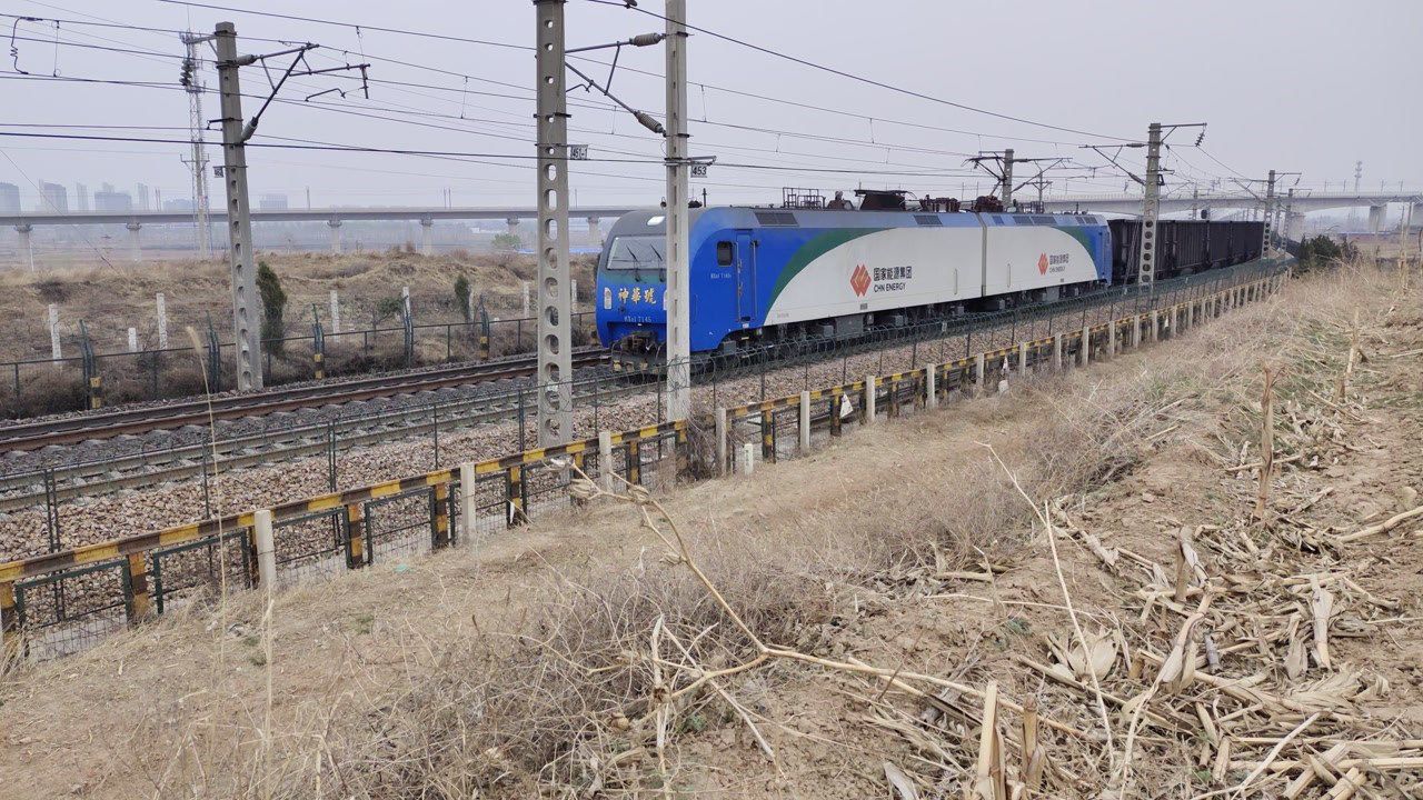 國家能源集團朔黃鐵路八軸神華號7145電力機車!