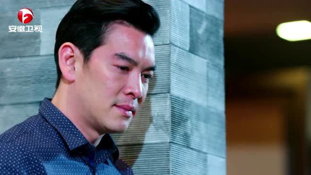 星月交错:普恩最终还是选择卡荣,2人重归于好,在泳池旁相拥