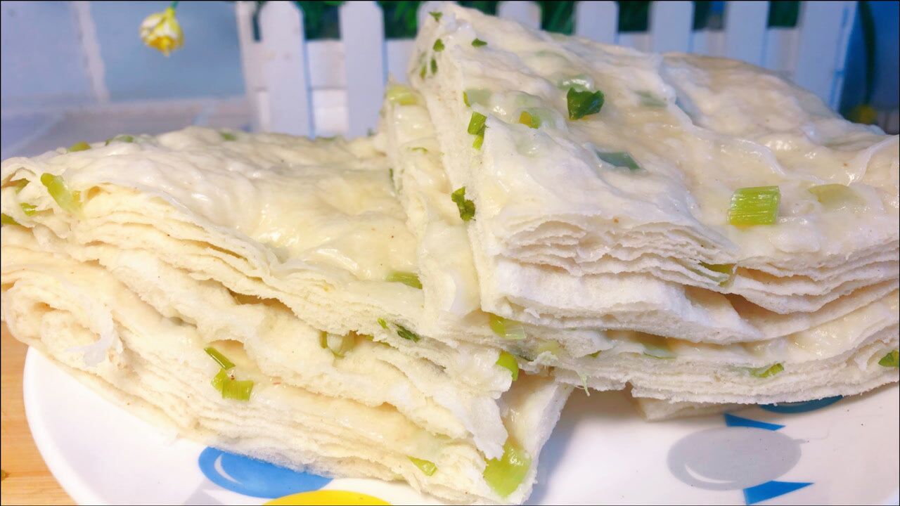 五香葱花蒸饼做法,葱香四溢,层次分明,蓬松柔软,做法简单实用