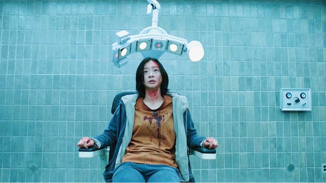 韩国高分电影魔女改造人如同超人女主扮猪吃老虎