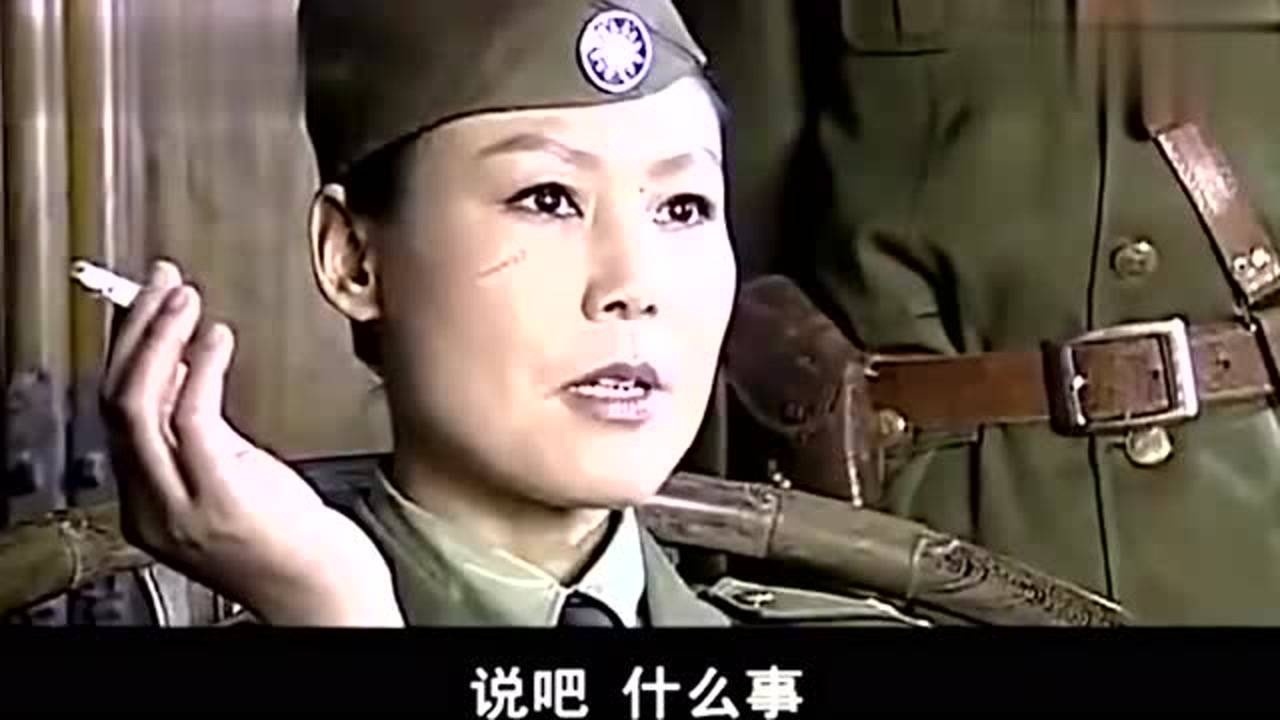 戈壁剿匪记副官给女团长捏肩两人正甜蜜不料手下突然闯进来