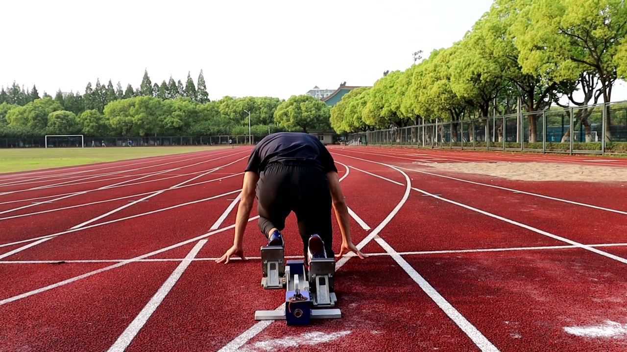 体育高考体育生专项100米起跑视频上体老朱带你练短跑专业起跑技术