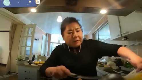 中国婆婆在韩国做了一餐饭，韩国嘉宾直呼：中国人每天吃这么丰盛吗？