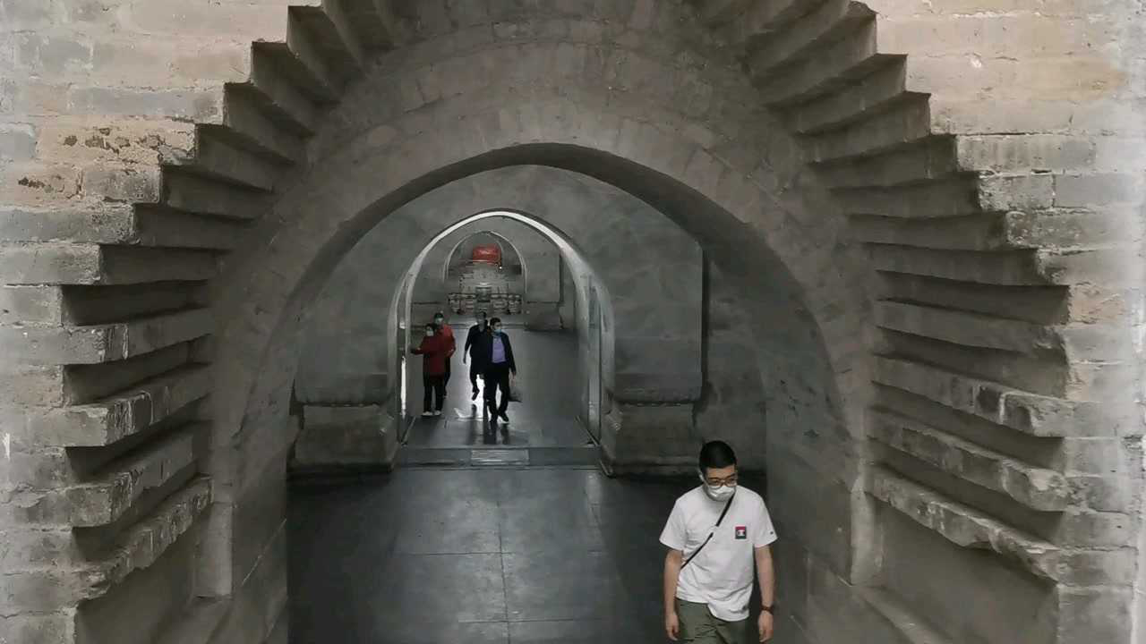 探访明十三陵,唯一被挖掘的万历皇帝的地宫,深入地下27米深