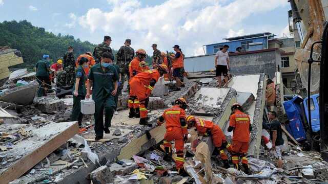 湖南郴州汝城县一民房垮塌,已成功救出8人并送医治疗