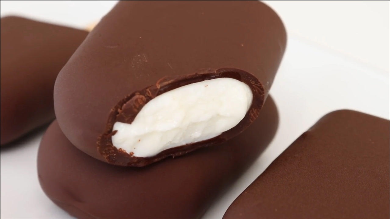 夏天雪糕不用买,教你自制巧克力雪糕,连吃3根才解馋