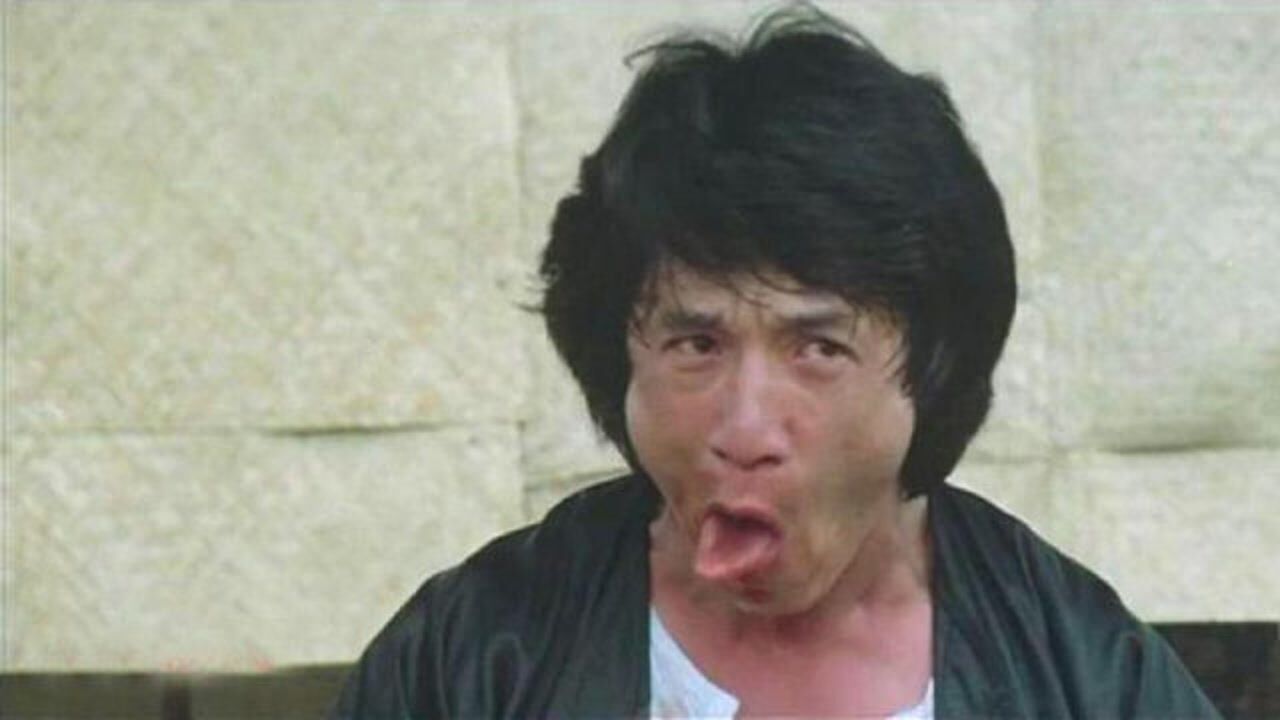 盘点吃辣椒八大爆笑场面成龙吃辣椒吃吐舌头太搞笑了