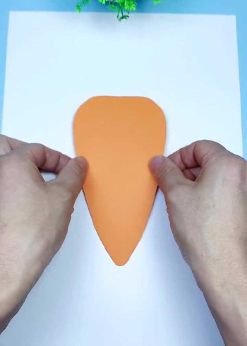 教你们用卡纸做个超简单又可爱的胡萝卜