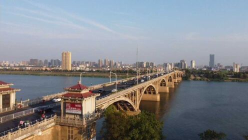 实拍湖南湘潭一大桥，千里湘江第一座公路桥，以前上面有专人看守