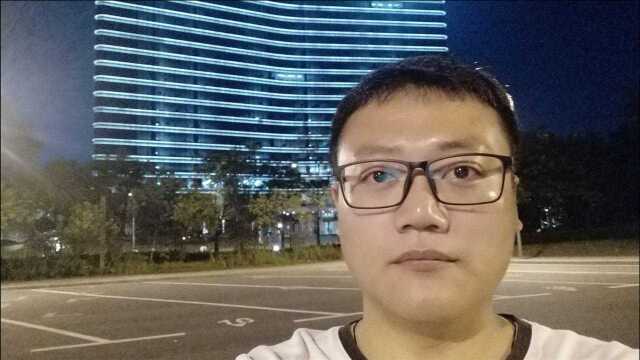 孟晚舟女士顺利回国,老王兴奋的夜探华为工厂,自豪之情无以言表