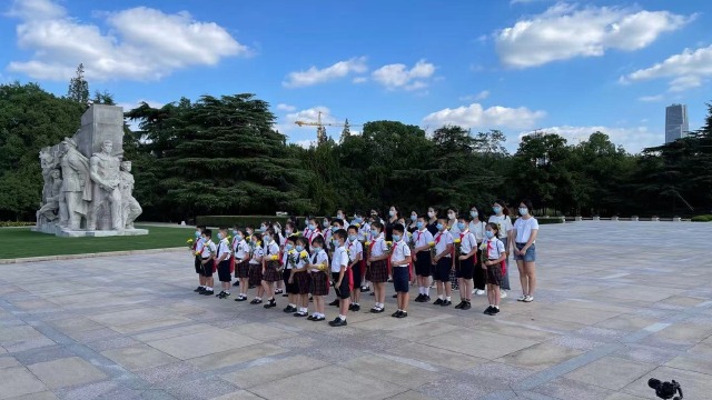 竹园小学龙阳校区烈士纪念日祭扫活动