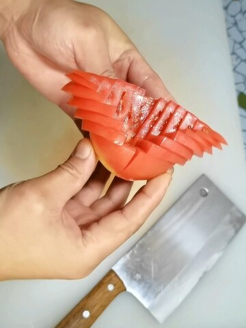 西红柿造型的切法