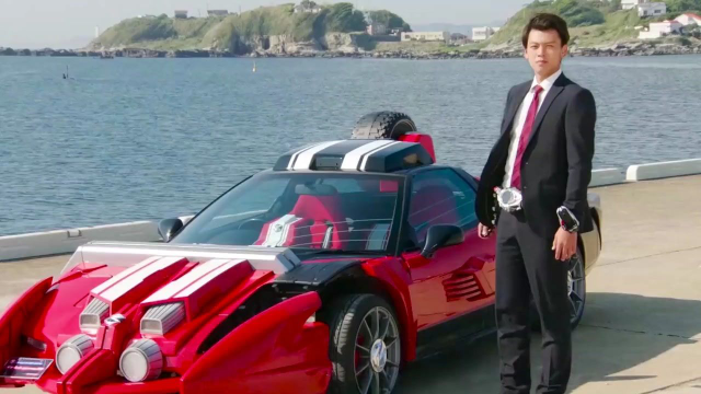 泊进之介:我在爆炸的前一秒变身了,所以我成为了平成"最强"的假面骑士