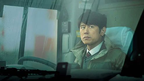 日本冷门佳作《午夜巴士》，成年人的世界，处处都是孤独和失意