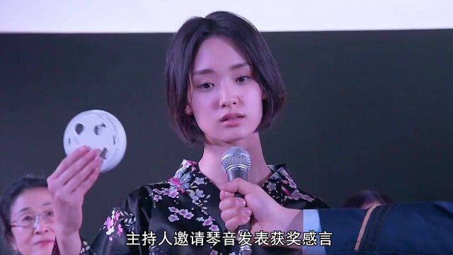 女子监狱里面还可以学习美发《女囚七人》