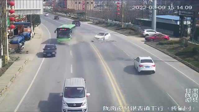 陇南:发生一起道路交通事故...