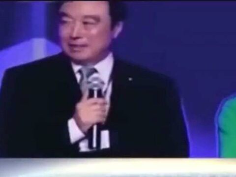 银行行长想要和马云攀兄弟情,马云淡淡回击:我做支付宝不是恨你,是帮你!